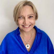 Juliet Gray's Instagram, Twitter & Facebook