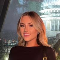 Ella Holt's Instagram, Twitter & Facebook