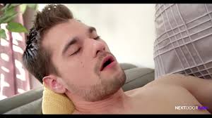 Passenger Picked Up By His Uber Driver - XNXX.COM