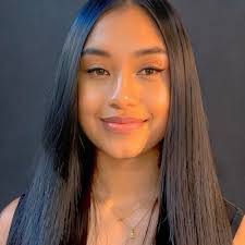 Kay Charron's Instagram, Twitter & Facebook