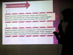 Pidato adalah bentuk kegiatan yang menyampaikan sebuah aspirasi, pemikiran, atau segala sesuatu yang ingin disampaikan di depan orang banyak. Kata Pembuka Seminar Proposal Penggambar