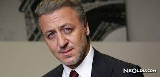Aliye dizisi ile tanınmaya başlayan barış falay, türk dizi ve sinema oyuncusudur. Baris Falay Kimdir
