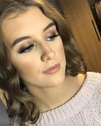 Chelsea Crossley's Instagram, Twitter & Facebook