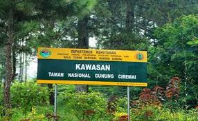 Kawasan ini berudara sejuk dan masih sangat asri. Daya Tarik Obyek Wisata Taman Nasional Gunung Ciremai Di Jalaksana Kuningan Jawa Barat Ihategreenjello