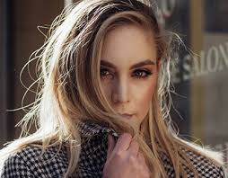 Emily Fisher Projects :: Photos, videos, logos, illustrations and branding  :: Behance