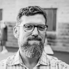 Amerikanerne dør som fluer af forbudte stoffer. Derfor rejser Jordan Hyatt  en tur til Tomsgårdsvej for at studere statsheroin