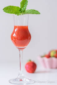 Tagaustagein Blog Ue4 Lifestyleblog Erdbeerlimes Selbst Gemacht Thermomix 8 Jpg 795 1193 Erdbeerlimes Erdbeerlimes Rezept Erdbeer Rezepte