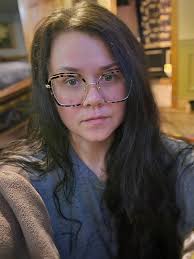 Hello beautiful's 💜 I just have two really quick questions I thought this  group might be able to help me with! First, is there anyone near Werribee  or Hoppers Crossing Victoria who