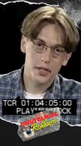 Okan Yalabık'ın Tiyatro ve Oyunculuk Kariyeri