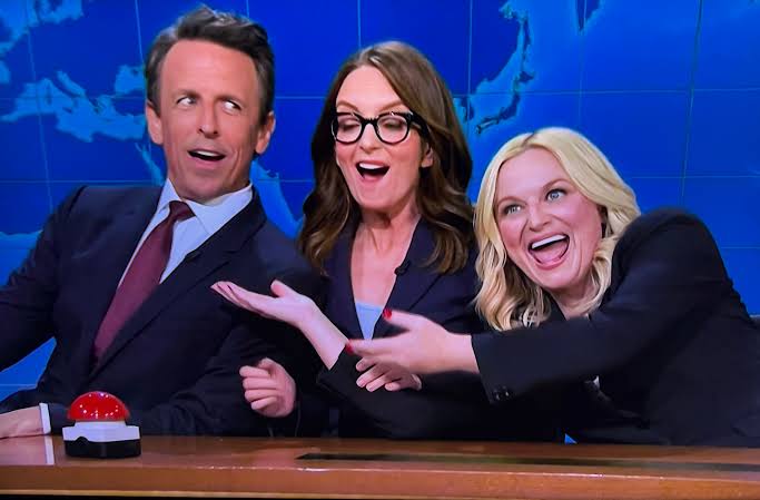 SNL: Weekend Update Reunites Amy Poehler, Tina Fey & Seth Meyers
