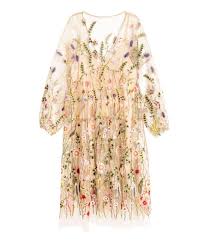 Spring Sunshine Means It S Time For Fresh Floral Prints Dreamy Dresses Khaki Jackets And Free Flowing Silhouettes Fashion Embroidered Dress Pretty Outfits