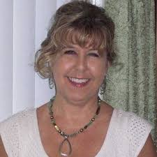 Julie Pascoe's Instagram, Twitter & Facebook