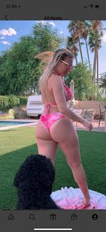 Claire Grimes tossing us that perfect PAWG meat 🔥🤤🤤🤤 : rPawgLove