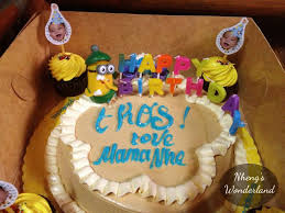This pink design with the middle minion picking off the daisy petals. My Twins Minion First Birthday Nheng S Wonderland