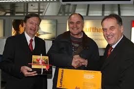 20.000ster Lufthansa Passagier von Linz nach München, Flughafen Linz  GesmbH, Story