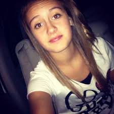 bella snyder (@mariebells12)