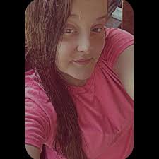 Lea Stephens's Instagram, Twitter & Facebook