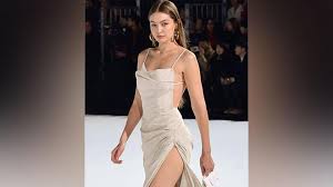 Jelena noura hadid, commonly known as gigi (born april 23, 1995), is an american fashion model and tv personality. Gigi Hadid Ingat Momen Fashion Show Saat Tahu Sedang Hamil Cantik Tempo Co