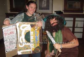 His mother, laurie mclaurin (née janin), was a former model from mississippi, and his father, robert fitzgerald williams, was a ford motor company executive from indiana. Tribute To Robin Williams Jumanji Costumes