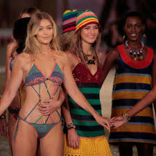 The model is seen returning home after leaving the set in new york city. Supermodel Gigi Hadid Slams Body Shaming Trolls Cnn Style