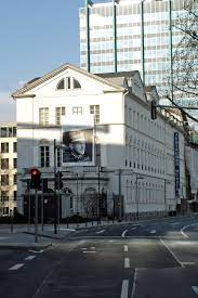 In choosing edmond de rothschild, you are entrusting us with much more than your money. Louise Von Rothschild Wikipedia