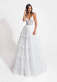 Ein solches kleid macht ihren look stilvoll, schön und selbstbewusst (ein beispiel finden sie auf dem foto unten). Atelier Zolotas Hochzeitsrausch Brautmoden Premium Bridal Shops