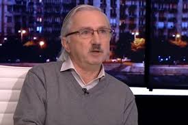 Od roku 1982 do 1990 pracoval v štátnom podniku hydrostav v bratislave vo funkcii podnikového právnika. Garazdasaggal Es Rongalassal Gyanusitjak A Magyar Baloldal Kedvenc Politologusat