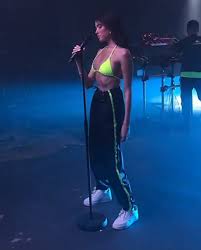 On february 2, 2018, she released her debut extended play, as she pleases. Madison Beer Bio Net Worth Facts Affair Boyfriend Dating Age Height Family Wiki Weight Birthday Albums Parents Songs Surgery Hair Factmandu