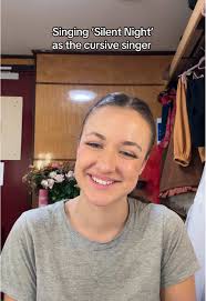 A little festive treat for you all 👀🤪 #singing #cursive #typesofsingers