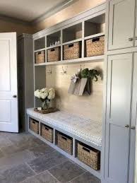 Belle Source Mudroom Idees De Decoration Rangement Entree Maison Deco Entree Maison Rangement Entree