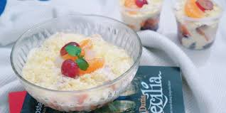 Potong dadu buah naga putih, buah naga merah, dan buah apel. 10 Cara Membuat Salad Buah Keju Yang Segar Nikmat Dan Enggak Ribet Merdeka Com