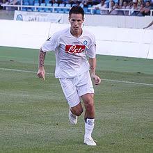 Července 1987, banská bystrica, československo) je slovenský fotbalový záložník a reprezentant, od roku 2021 působí ve švédském klubu ifk göteborg.velkou část své kariéry strávil v italském ssc neapol, kde za 12 let odehrál přes 400 ligových utkání. Marek Hamsik Wikipedia