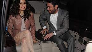 Jun 02, 2021 · kenan doğulu'dan yelkenli şov 02.06.2021 09:27 dergi çekimleri için bodrum'da olan kenan doğulu, önceki gün voyage hotels'in iskelesinde görüntülendi. Beren Saat Is Marrying With Kenan Dogulu