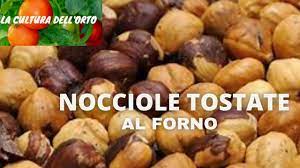 Preriscalda il forno a 350 gradi. Come Tostare Le Nocciole Senza Farle Bruciare Il Trucco Della Nocciola Sentinella Youtube