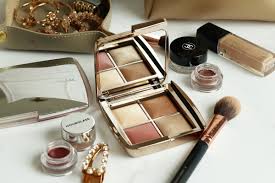 The hourglass ambient lighting edit mini palette is a really pretty every day palette. Hourglass Ambient Lighting Edit Mini Sculpture Unlocked Review The Reyna Edit