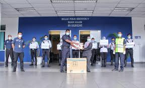Ketua polis balai, cawangan trafik shah alam, persiaran damai seksyen 9, 40000 shah alam. 400 Pek Makanan Buat Petugas Barisan Hadapan Prolintas