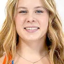 Evelyn Bliss's Instagram, Twitter & Facebook