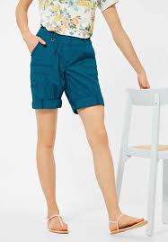 These shorts that hit just above the knee are also called walking shorts. Kurze Hosen Fur Damen Shorts Bermudas Bei Cecil