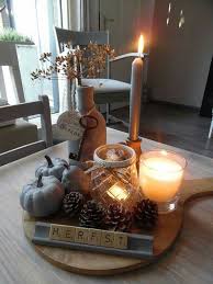 leuk geheel herfstdecoratie decoratie herfst tafel