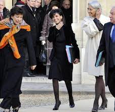 We would like to show you a description here but the site won't allow us. Sarkozys Justizministerin Rachida Dati Und Die Vier Tage Babypause Welt