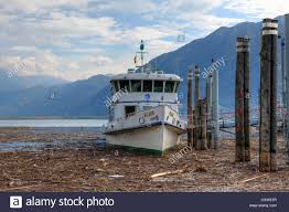 Unfälle heute, unfälle, arbeitsunfälle, verbrechen, zeugenaufrufe, vermisstmeldungen, sowie staumeldungen. Nach Dem Unwetter Ist Die Bucht Von Locarno Kontaminiert Tessin Schweiz Wochenlang Mit Treibholz Stockfotografie Alamy