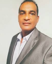 Hay tres cosas que salen siempre, el ☀️, la luna 🌒, y la verdad.