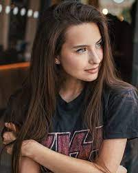 #me #like a thousand kisses are required #gimme affection #send help and a snuggle #brown hair #hazel eyes #awkward #tan #pink lips #affection #kisses needed #needy for affection #ball of affection #angel …. 99 Katya Miro Tumblr Brown Hair Blue Eyes Girl Beauty Girl Girl Inspiration