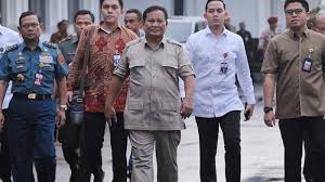 Kemeja kerja kantorm pabrik bank sumber : Unggah Foto Bersama Prabowo Ajudan Ini Pas Mulut Pak Prabowo Diam Padahal Menggerutu Halaman All Tribun Wow