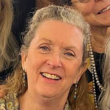 母が去るまで父は殴り、虐待した。 それから、彼は人々に彼を偉大な親と呼ばせて、彼は私を殴り、一度に数週間または数ヶ月間無視した  彼は褒め言葉を重ねて、彼がどれだけ素晴らしかったかを人々に伝えよう。私は肺炎で死にそうになった。 私が今日受けた肩のダメージは ...