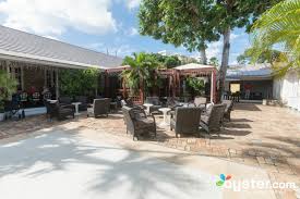 Island inn is an apartment located in san diego county, the 92101 zip code, and the san diego unified school district attendance zone. Island Inn Hotel Lobby At The Island Inn Hotel Oyster Com Hotel Photos