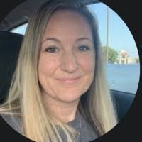 Hannah Sewell's Instagram, Twitter & Facebook