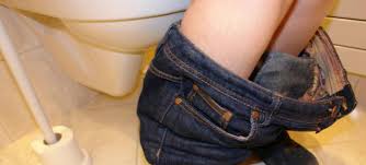 Symptomer på hemoroider er frisk rødt blod fra endetarmen i forbindelse med avføring, smerter ved avføring og endetarmskløe/svie. Hemoroider Alle Far Dem Men Ingen Onsker Helt A Fa Gjort Noe Med Dem