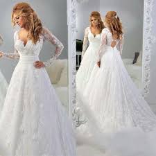 So many people have fallen in love with long sleeved formal dresses and the sophistication that it exudes. Wedding Dresses With Sleeves And Bling Fashion Beauty Tips