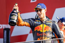 Além de www.oliveira88.com é aqui que vos. Motogp Servustv Valencia Red Bull Ktm Wiederholt In Allen Drei Klassen Auf Dem Podest Motorradreporter